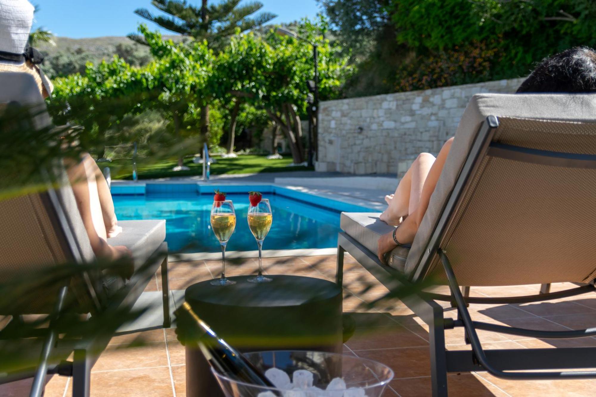 Kipo Paradiso Spa, Yoga & Gym Resort Kirianna Luaran gambar
